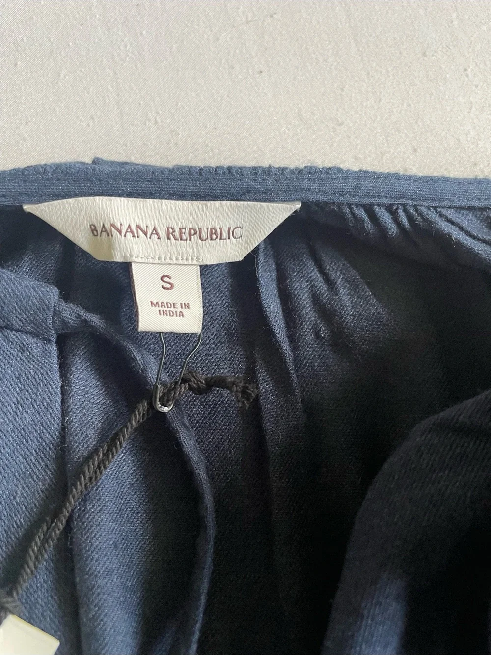 Banana Republic Women’s Blue Solid Woven Cotton V-Neck Tie Balloon Blouse